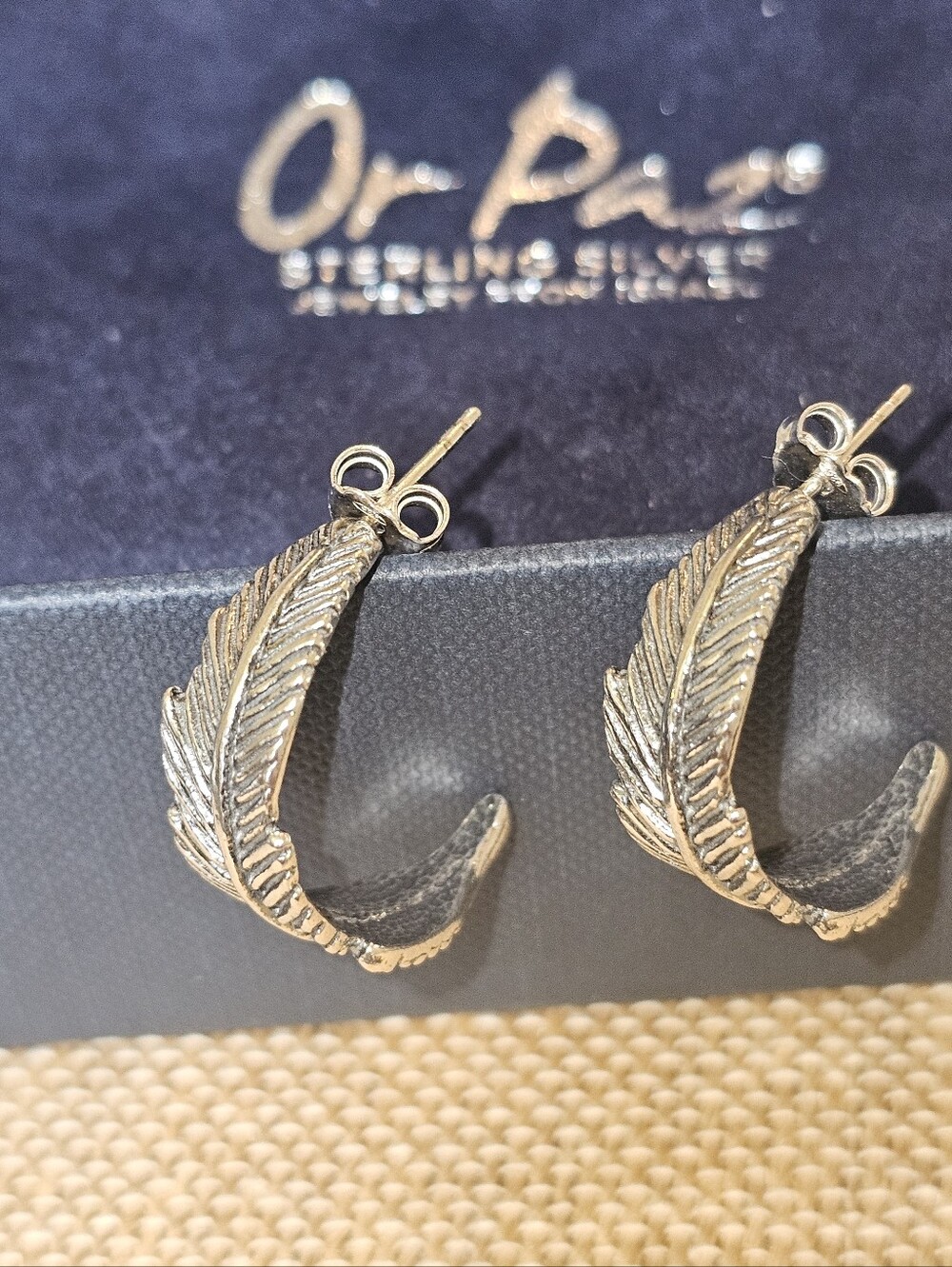 NIB Vintage Or Paz Sterling Silver 925 Bold Feather Statement Hoop Earrings